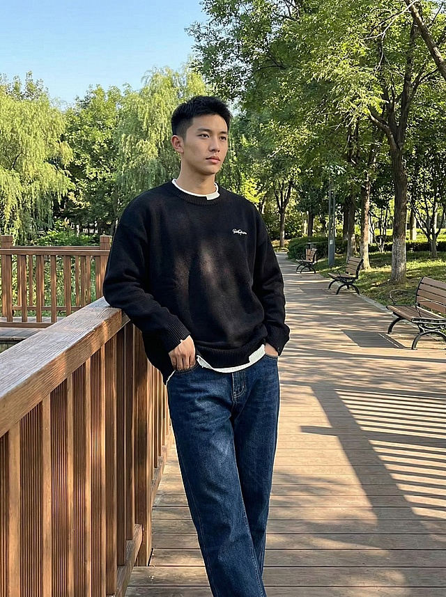 人物换个姿势，裤子和背景