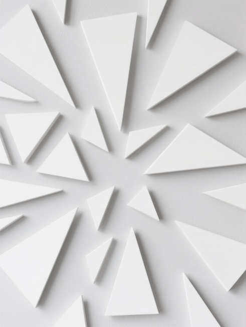 极简主义风格装饰图案，浅灰色背景上分布着多个不规则的白色几何图形，包括大小不一的三角形和多边形，线条简洁利落，图形边缘清晰，整体布局呈现出放射状的动态感，风格干净纯粹，无任何文字及复杂元素，仅作为装饰性图形元素使用，保持简洁的纹理样式和清爽的视觉效果。预览效果