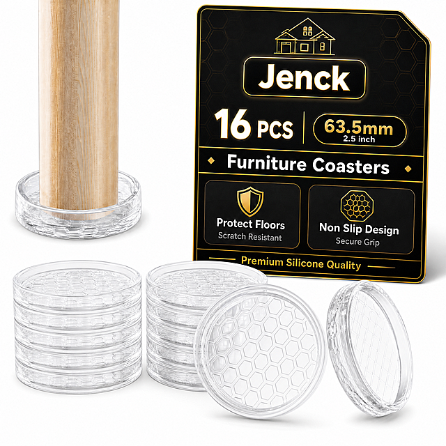 [Amazon主图 黑金配色 16PCS 63.5mm] Jenck品牌透明硅胶家具脚垫（Furniture Coasters）16pcs装，直径63.5mm。整体构图：左上方家具腿使用场景，右侧后方竖版黑金配色包装卡片，卡片前方和下方是产品展示。纯白背景。

[左侧使用场景]
画面左上方直接展示一根较粗的浅色原木圆柱形家具腿（适配63.5mm大尺寸），稳稳放置在一片大尺寸透明硅胶脚垫上，纯白背景无任何裁切或边框，纯实物展示。

[包装卡片 - 黑金高端配色]
- 尺寸：与竞品包装卡大小相当，约占画面右侧40%宽度，高度约占画面70%
- 配色：深邃炭黑色渐变主色 + 金色文字/装饰线 + 白色主标题，高端奢华
- 卡片形状：顶部右上角小切角，竖长方形，边缘细微圆角和极细金色描边
- 卡片排版（从上到下）：
  1. 【顶部品牌区】金色线条房屋图标 + 黑色圆角矩形底（金色内描边）+ 白色粗体 "Jenck"
  2. 【数量+规格 左右并排】中间细金色竖线分隔，左右大小均匀：
     - 左：白色粗体 "16 PCS"，数字16有细微金色描边
     - 右：黑底金边圆角胶囊 + 金色粗体 "63.5mm" + 下方白色小字 "2.5 inch"
  3. 【品类标题条】黑色横条（金色上下边线）+ 白色粗体 "Furniture Coasters" 居中
  4. 【卖点展示区】两个并排圆角卖点卡，深灰黑底+金色图标+白标题+灰小字：
     - 左：金色盾牌图标 + "Protect Floors" + "Scratch Resistant"
     - 右：金色防滑图标 + "Non Slip Design" + "Secure Grip"
  5. 【底部品质条】黑色底通栏 + 金色小字 "Premium Silicone Quality" 居中
- 卡片背景有极淡金色六边形暗纹，增加质感

[产品摆放]
卡片前方下方摆放产品：前景一片正面朝上（六边形纹路），一片侧立展示围边，后方两叠各7-8片高高堆叠，整体体现16片大包装的充足数量感，脚垫尺寸较大（63.5mm）。

[产品外观] 圆形透明硅胶脚垫，带围边，内部六边形蜂窝纹路，底部方格纹路，高透硅胶，7mm侧边围挡。

[背景与光影] 纯白背景，主光左上，透明材质高光清晰，底部柔和阴影。金色有金属光泽。

[比例分辨率] 1:1，2048x2048，2K，文字清晰。

[负向提示词] 蓝色、红色、绿色、沙发图片、圆形裁切、地板背景、数字超大、上下排列、卡片过大、杂乱、悬浮、穿模、变形、模糊、错字、水印、中文、方格纹路内部