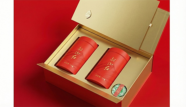 内嵌的白色改为金色