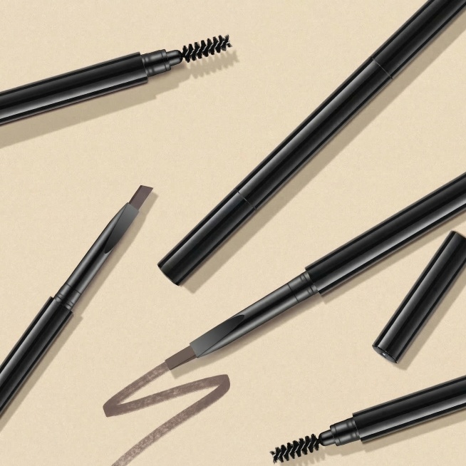 将这张俯拍多支眉笔图的所有眉笔笔身包材全部修改为亮黑色，笔头修改为扁平形状，不做三角形笔头，保留背景颜色和整体构图布局不变预览效果