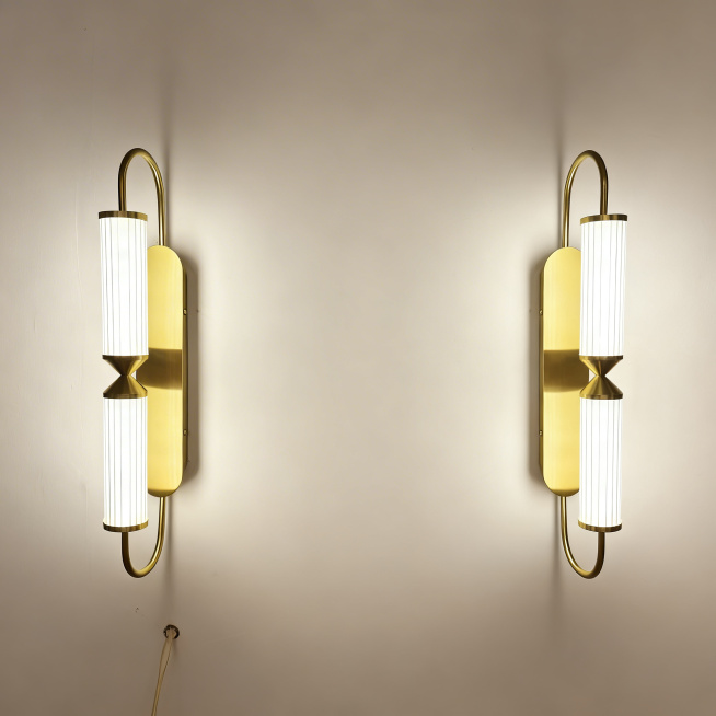 不改变原图壁灯商品的外观和结构，生成一张1688电商平台现代简约风格主图，将两盏相同的壁灯对称安装在客厅电视背景墙的左右两边，壁灯比例不要太大，高清产品摄影风格，光线均匀柔和，整体氛围温馨干净，符合电预览效果