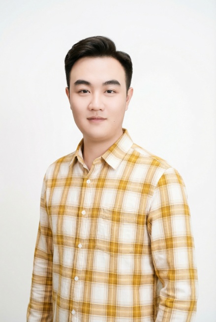 根据我提供的人物照片，帮我生成20张明星写真图，五官跟参考图片一直，照片可以都市时尚肖像，包含深色西装男性、格纹衬衫青年男性、皮夹克领带男性与侧身扶耳青年，背景涵盖纯色、天空与现代弧线元素，整体比较干预览效果