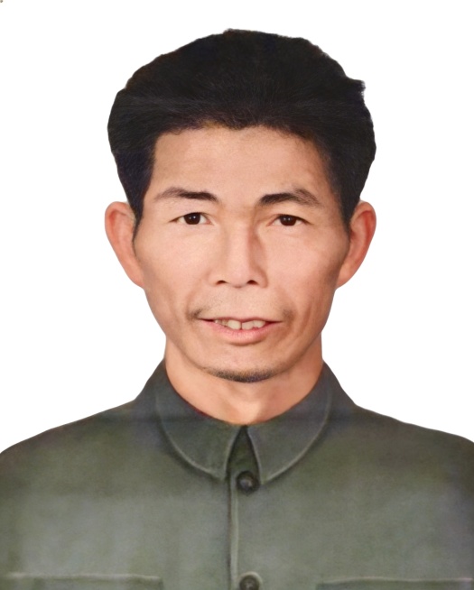 将这张老照片上色，变为真实自然的彩色照片，保留原人物相貌和服装款式，肤色自然，色彩真实不夸张预览效果