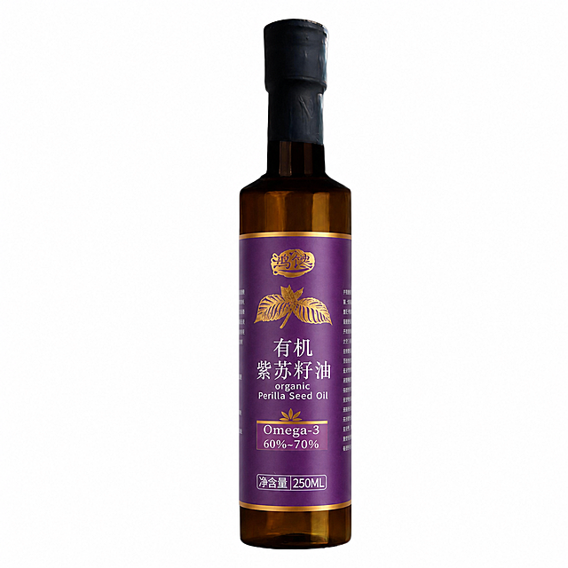 将图片中紫苏籽油瓶身的标签替换为参考图1里紫苏籽油的紫色标签样式，保留瓶子整体轮廓、大小和位置不变，背景和其他元素保留原样，替换自然真实，光影一致