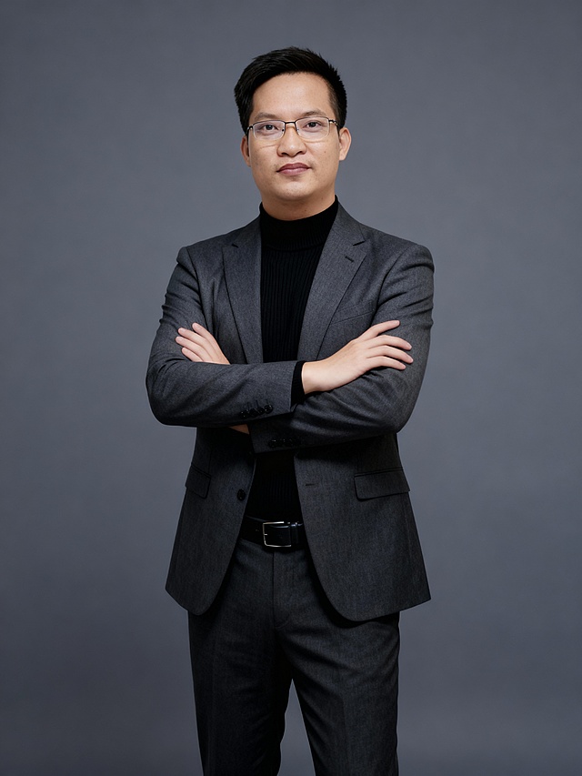 里面衣服改成白色