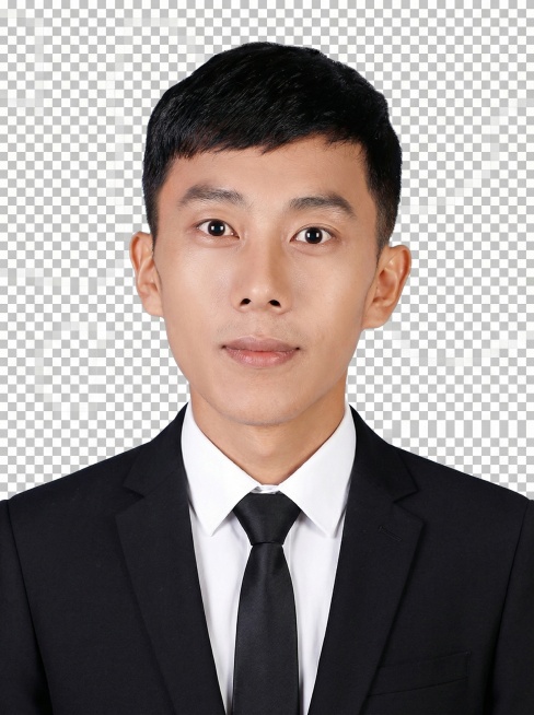 生成2寸证件照，透明背景，稍微美化并保持五官，穿黑色西装白色衬衫打领带，肩膀需要完整露出，人物需要胸口以上比例协调。预览效果