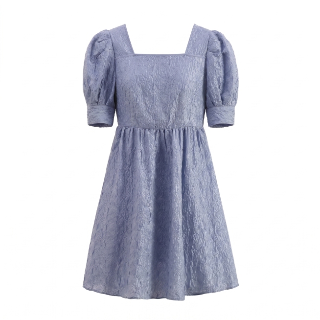 浅蓝色提花纹理方领泡泡袖连衣裙，保持服装颜色、版型和细节100%不变，服装穿在隐形人体上，立体悬浮效果，自然垂坠布料褶皱，无人物、无模特、无身体，专业棚拍光影，纯白色背景，无阴影，服装居中。严格锁定宽预览效果
