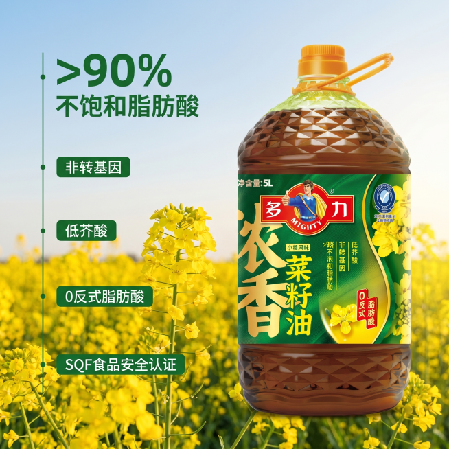 [主图 2] 多力浓香菜籽油核心优势溯源展示。[氛围风格] 自然原生态产地风格，干净通透。[画质] 商业摄影质感、光线柔和通透、产品清晰真实、画面干净高级。[元素] 产品油瓶放置在画面右侧，左侧背景是预览效果