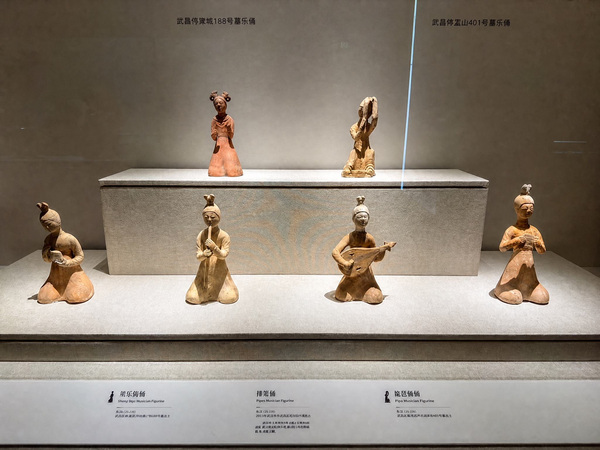 去除图片右下角的VCG水印和编号文字，修复被水印覆盖的区域，使… - 图片创意预览