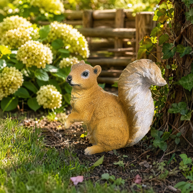 [Main 1] Squirrel Standing Garden Decor. Atmosphere: pastoral healing American country style. Qualit预览效果