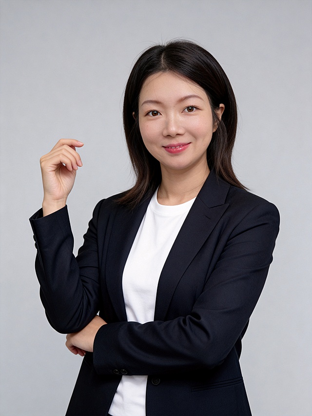 参考第一张图保留人物脸型､年龄等特征生成职场形象照,参考第二张图人物占位和比例,标准焦段50mm,F/4光圈(F/2.8F/4区间),平视视角(镜头与人物视线齐平);人物占画面70%,人物居中(居中构图),位于画面中心,为视觉聚焦点,入境范围头部以下至臀部上方方区域(半身);左右留少量背景空间;头部与画面顶部保留5%空间;头部发型完整;肤质白皙细腻,头肩比例协调,冷白皮肤色嫩白,冷调玻璃肌通透底妆,肤质细腻,冷调白皙,极淡裸粉哑光眼影打底,极细内眼线填充睫毛根部,大直径深棕色带细微高光点的自然款美瞳;边缘模糊无生硬轮廓;唇妆:镜面水光唇釉,唇形饱满,着装:黑色长袖西装外套(挺括聚酯纤维材质,垂坠感优异),内搭白色棉质圆领内搭;主色为藏青+白色,风格简约商务,线条利落干练,颈部无饰品,表情气质:眼神直视镜头,嘴角微扬带浅笑,气质干练知性,专业沉稳,动作姿态:左臂交叉抱于身前,右臂弯曲抬起,右手手指自然微曲,自然站姿姿态放松且不失专业感,打光:柔光正面主光+右侧辅光补阴影,光线强度柔和均匀,色温5500K冷白光,面部光影过渡自然,无明显硬阴影,影棚布光(主光来自画面前方),明暗过渡柔和,背景光线均匀,强化色彩对比的高级感,画质:超高清4K分辨率,中度锐化,纯净无噪点,细节呈现清晰,,无杂物干扰,人物与背景层次分明,背景轻度虚化,视觉平衡协调｡背景:极简纯中度灰色背景(光线呈现均匀柔和干净通透质感),严格按照第一张图内容生成｡