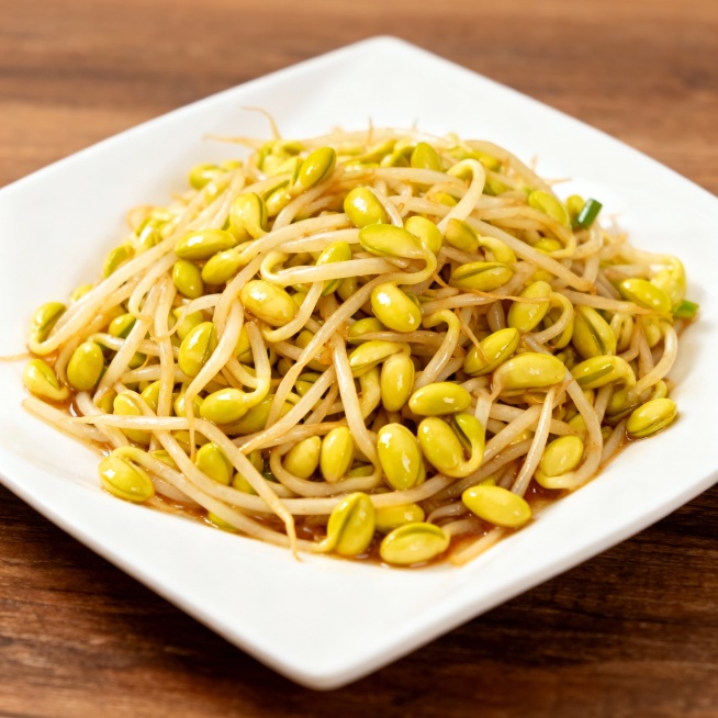 爆炒豆芽，装在白色的盘子里，盘子要完全显示出来，不要切角预览效果