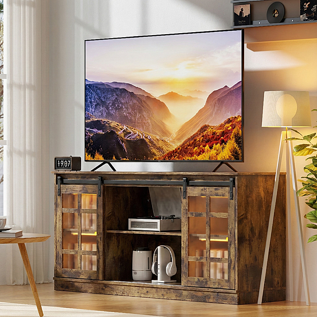 保持图一的角度和大小不变，把图一中柜子的纹理替换成图二的木纹，要求纹理比例协调，画面细节不做改变。