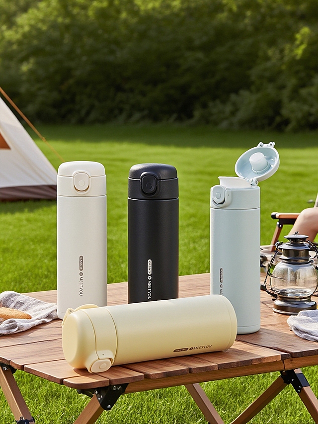 户外露营场景，产品展示图