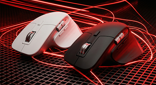 「图片1」「图片1」主体为鼠标，一白一黑两款，呈斜向错落摆放，两个鼠标摆放方向不一致，不是呈平行。。背景是深色网格底搭配动感红色光轨，营造电竞科技氛围。风格为硬核电竞风，色调以红黑为主，搭配鼠标的白与黑冷色调。构图采用平视偏仰视角，突出鼠标流畅机身线条，去除鼠标上的商标符号