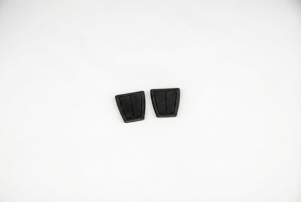 产品进行商业级精修，整体光影对比强烈，体现胶质产品的高级感和质感，白色背景 不要改变产品外观形状预览效果