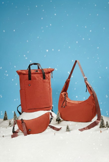 把图片背景红色改为天蓝色预览效果