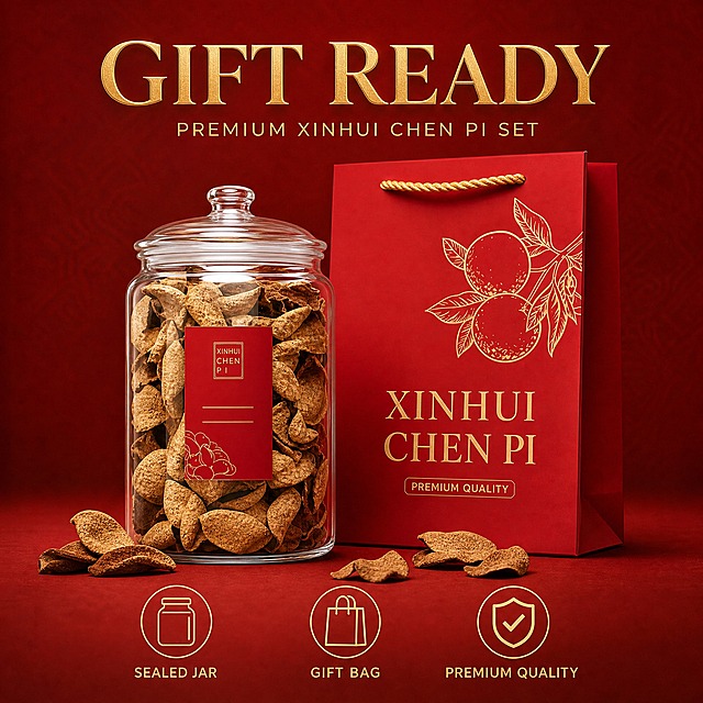 [主图-5] 礼盒礼赠与全家福展示图，主题为Gift Ready，展示完整包装和礼赠价值。
[统一基调] 跨境Amazon食品风格，红色与金色为主色调，喜庆高级的礼赠氛围，英文文案，衬线大标题+无衬线辅助文。
[画面] 画面主体为新会陈皮完整礼盒套装展示，透明玻璃罐（装满陈皮）居中，红色礼品袋在右侧，两者并排摆放，前方散落几片精选陈皮作为点缀。背景为温暖的深红色渐变背景，带有微妙的暗纹质感，营造高端礼赠氛围。产品组合占画面约70%，正面45度视角，立体感强。画面底部有三个小图标横向排列，分别代表：密封罐装、精美礼袋、品质保证。
[光影质感] 柔和影棚光从前方照射，玻璃罐通透有高光，红色礼袋有高级的哑光质感，金色细节有光泽，底部有自然柔和的接触阴影，整体高端精致。
[配色] 主色调：深红色、金色、棕褐色；标题字色：金色；辅助字色：浅金色。整体喜庆高级，体现礼赠价值。
[文字版式] 画面上方居中，大标题"GIFT READY"，粗衬线字体，金色；下方小字"PREMIUM XINHUI CHEN PI SET"，细无衬线字体，浅金色，字号约为标题的40%。底部三个图标下方分别有小字说明："SEALED JAR"、"GIFT BAG"、"PREMIUM QUALITY"。文字均不遮挡产品主体。
[输出要求] 1:1正方形，2048x2048像素，产品清晰，文字清晰可读，无变形、错字、模糊、水印、中文文字。负向：中文、水印、边框、人物、产品变形、色差、悬浮、杂乱。