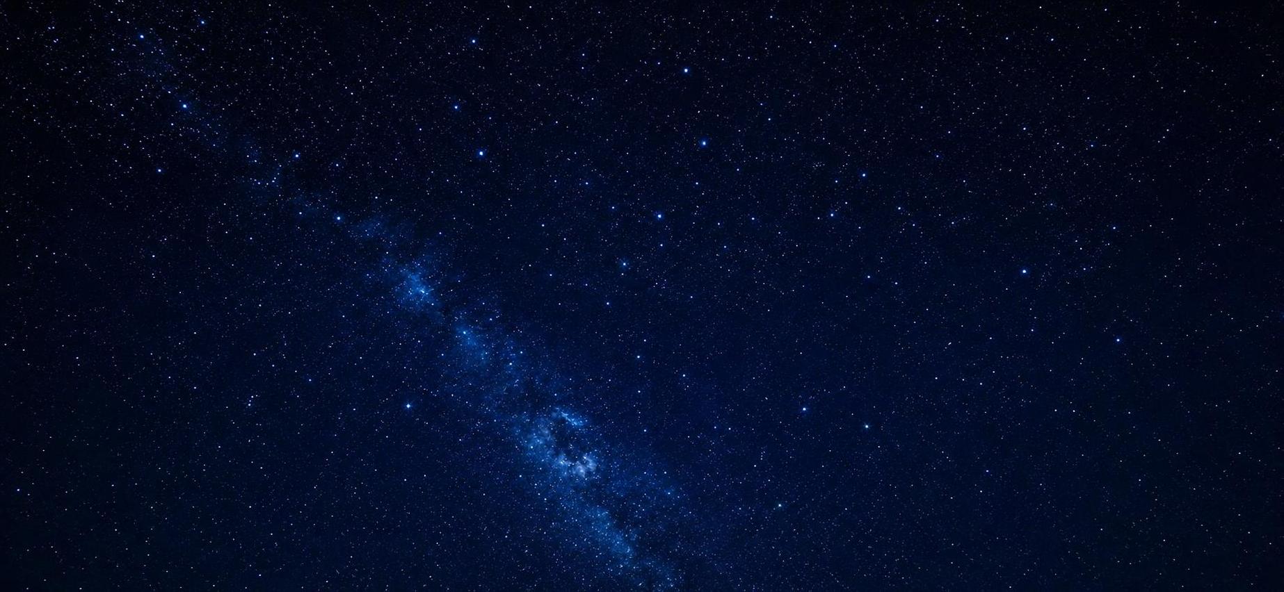 移除下方的地板和地面部分，只保留上方的星空背景，整个画面都是深… - 图片创意预览