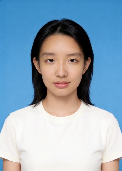 保留原证件照构图、发型、服装和蓝色背景不变，提亮肤色调整为自然白皙效果，微调嘴形让线条更自然柔和，保持整体自然真实，维持专业证件照质感，画面比例5:7预览效果