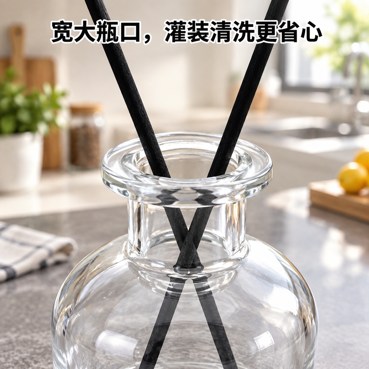 电商商品主图，960×960，特写香薰瓶宽大瓶口，圆肚透明香薰… - 图片创意预览