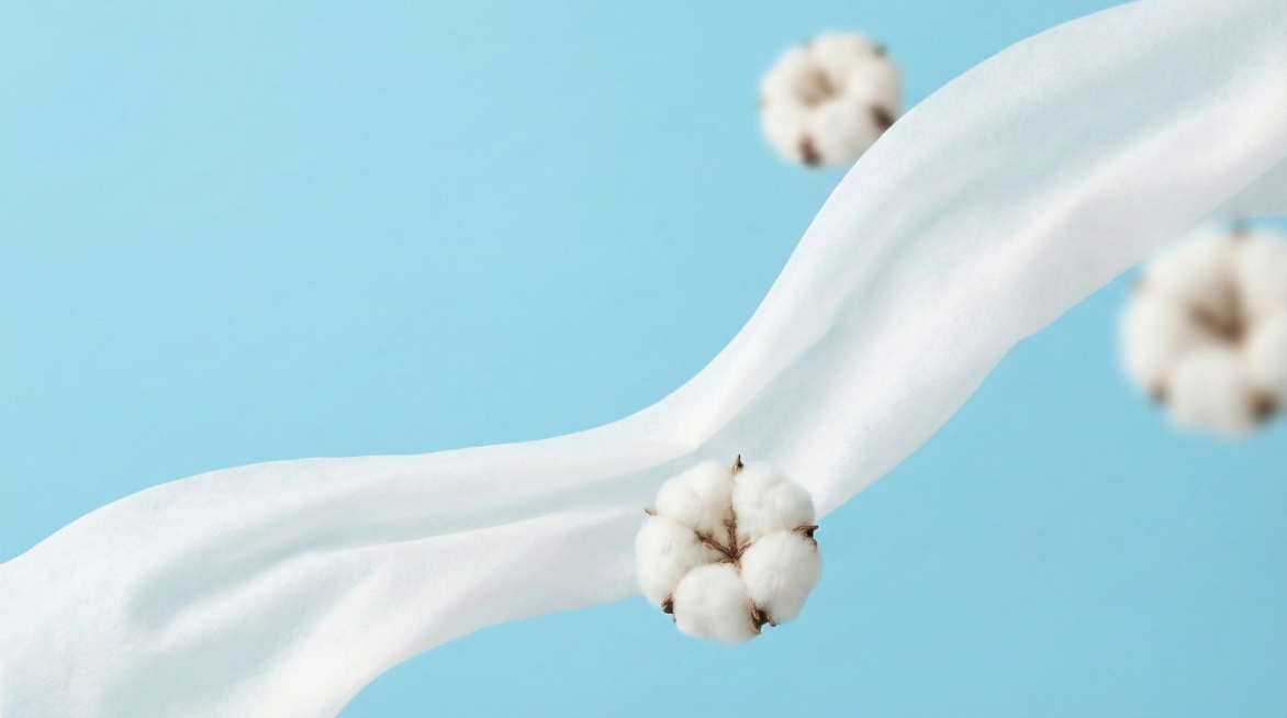 修改意见：把产品去掉。然后漂浮的湿巾从画面中间下方的位置往右上角漂浮。高清的，8k   。画面干净预览效果