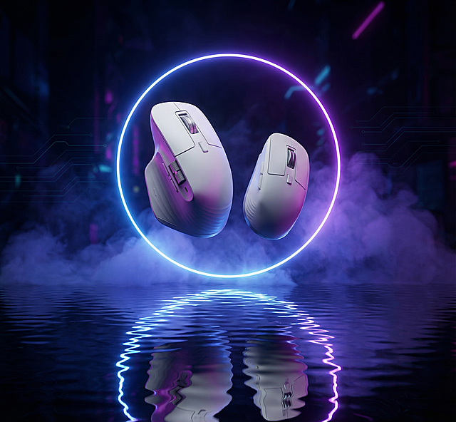 「图片1」「图片1」主体为两款鼠标；场景设定在深色背景下，底部有水面，水面倒映鼠标，背景有蓝紫色烟雾，中间有发光霓虹圆环环绕鼠标；风格为赛博朋克科技风，产品摄影质感；色调以深蓝、深紫、黑色为主，搭配霓虹亮色灯光；构图为平视偏仰视角，鼠标悬浮于画面中上部；水面波纹清晰，烟雾朦胧柔和，霓虹光带边缘清晰。