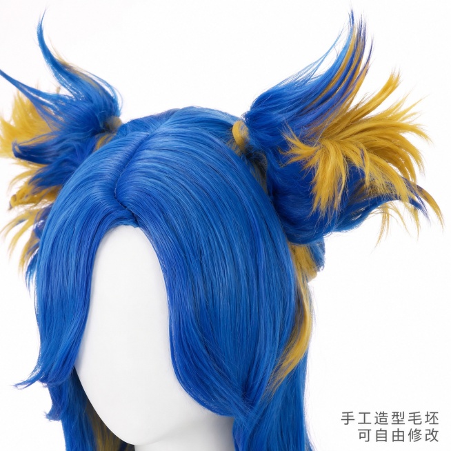 [主图-3] 无畏契约 霓虹cos假发毛坯发丝细节特写展示。氛围风格：清晰特写，突出做工品质。画质：商业摄影质感、光线柔和通透、发丝纹理清晰真实、画面干净高级。元素：特写假发的发根、发丝蓬松度和整体造预览效果