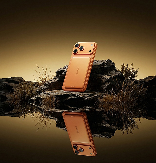 产品摄影场景，产品特写，特写拍摄，一个放置在岩石上的产品，干燥的草地，水灌木，超现实的景观，simple_background，渐变背景从浅金到深金，深金主题，黑暗的气氛，水反射，户外，sky，逼真的渲染，极简主义，反射，照明，3D渲染，Octane渲染，Keyshot产品渲染，获奖渲染，获奖数字渲染，Autodesk 3D渲染，高清3D渲染，UE5产品渲染