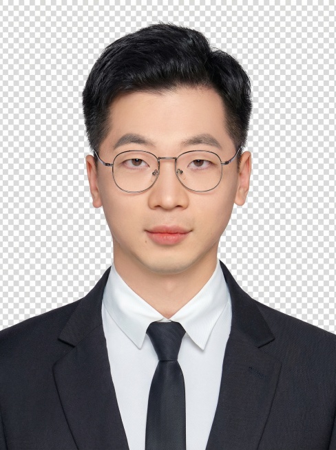 生成2寸证件照，透明背景，稍微美化并保持五官，穿黑色西装白色衬衫打领带，肩膀需要完整露出，人物需要胸口以上比例协调。预览效果