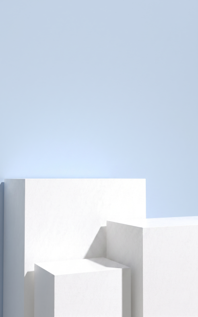 去掉图片中的所有小风扇产品，保持浅蓝色背景和白色展台不变，自然填补产品位置，保持原图片尺寸和整体光影风格预览效果