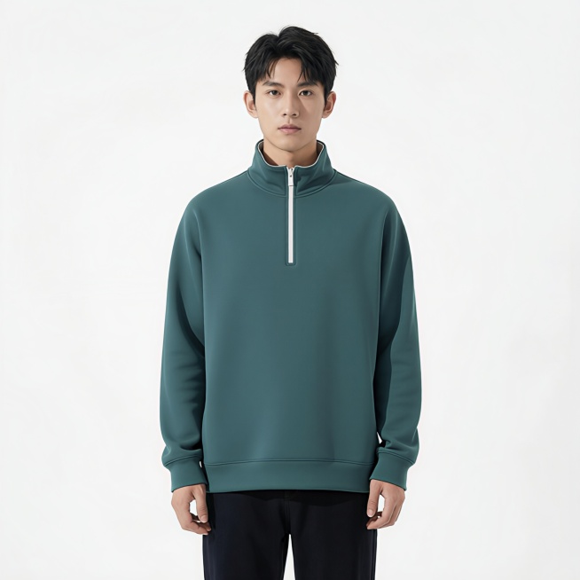 帮我把衣服款式变成卫衣款式，领子不变预览效果