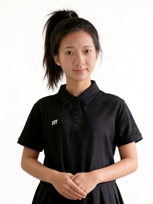 完全保留原黑色polo裙服装不变，仅调整：参考图中保留人物脸型、五官特征，发型保持清爽的高马尾，调整肤色更加白皙去掉偏黄感，加重清透裸妆，表情调整为自然微笑，背景改为纯白色；生成少儿体适能教练的职业形预览效果