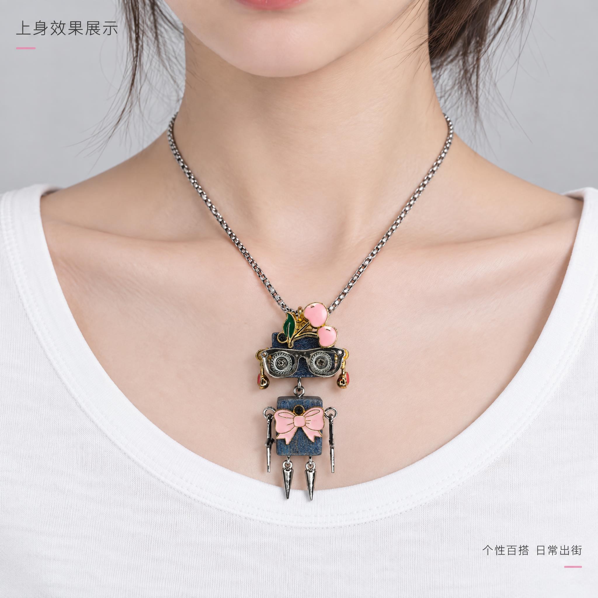 [主图-3] 樱桃蝴蝶结机器人吊坠项链 佩戴效果展示。 [统一… - 图片创意预览