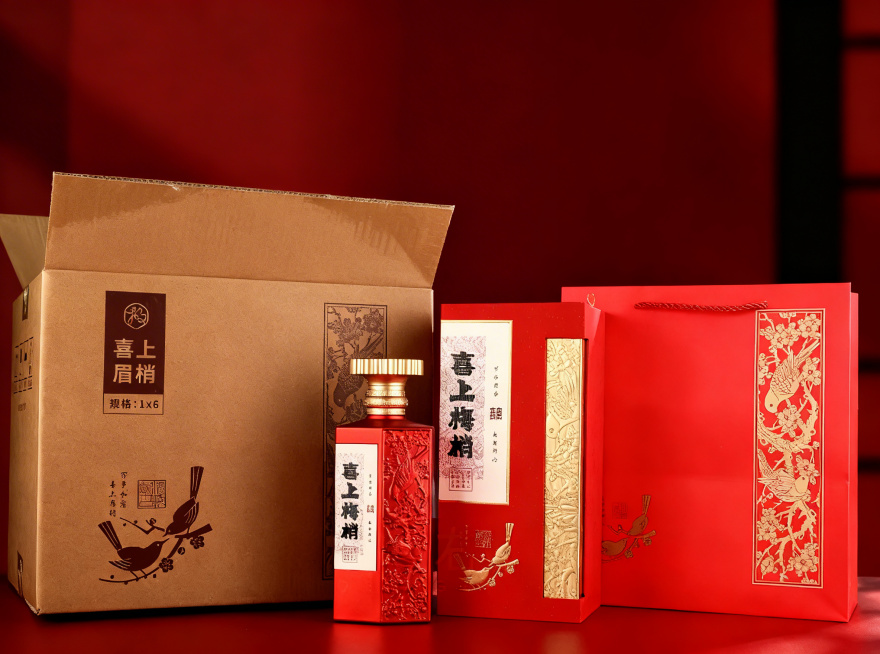 去除图片左上角的'型号：喜上眉梢'等文字信息及右上角'左和右 DESIGN'水印，保持酒瓶、酒盒、手提袋、背景及所有其他元素完全不变，高清修复预览效果