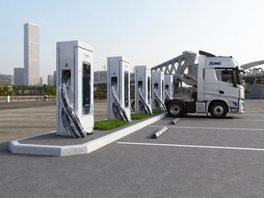 「图片1」移除图片中的汽车，换成徐工重卡，其他不变预览效果