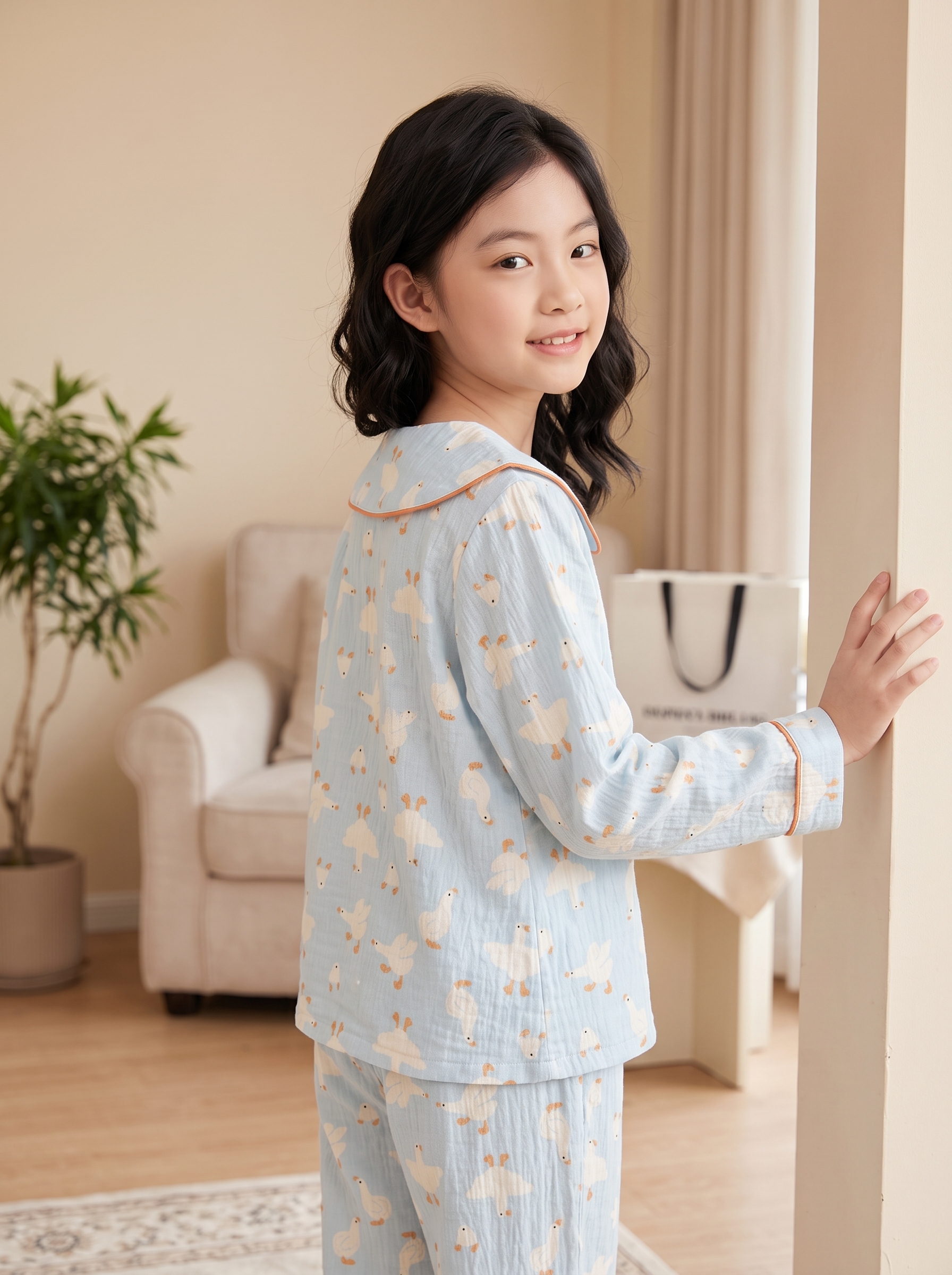【主体保护指令】请保持参考图 1 中的【同一模特、同一服装、同… - 图片创意预览