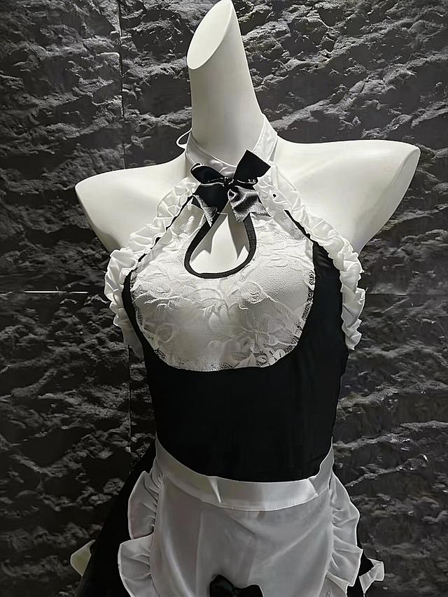 清除图片上所有的XunFDM水印，保留原图服装和背景不变，不改变图片构图，超清画质，智能降噪，细节锐化