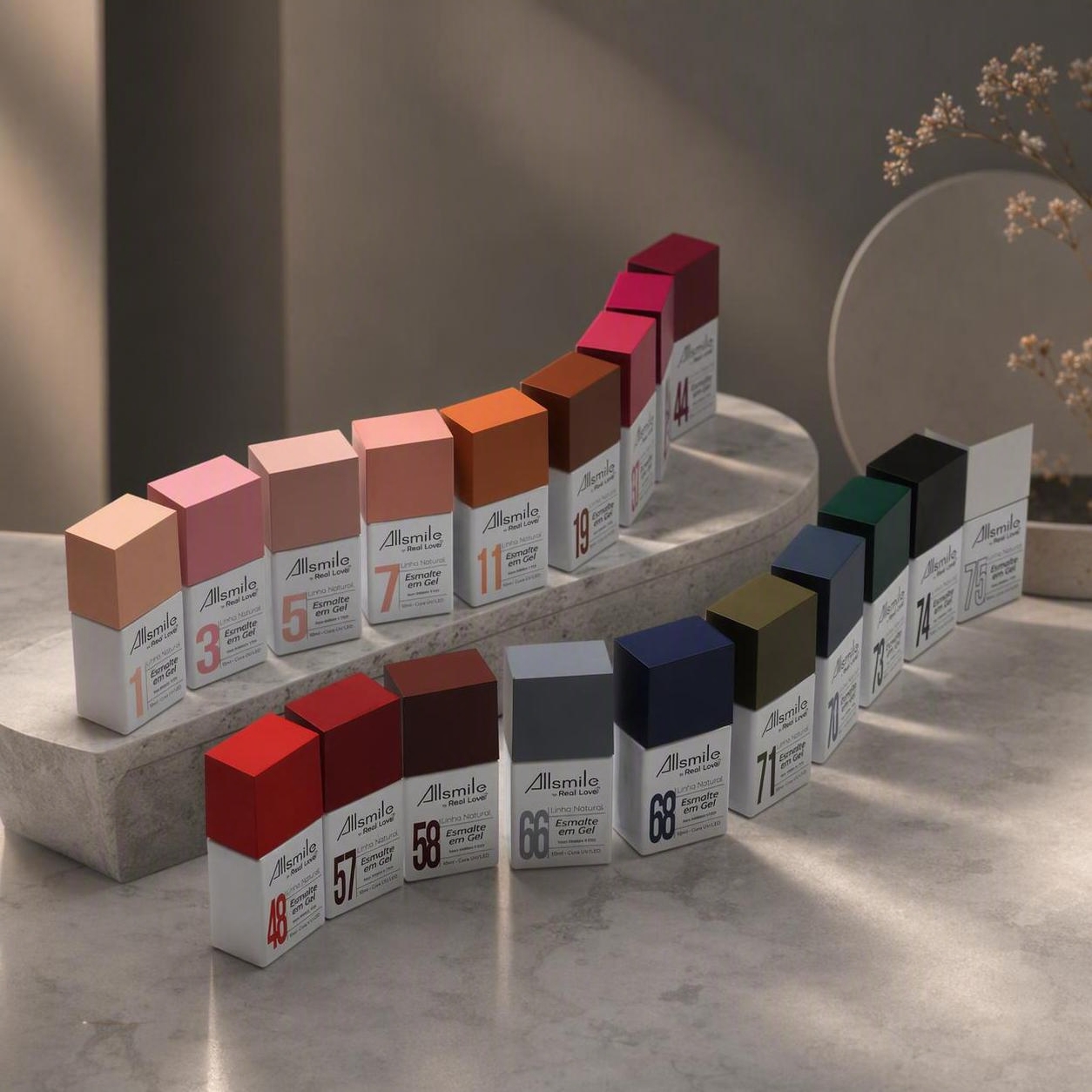 将图中Allsmile品牌甲油产品包装盒整体改为高级质感大片风… - 图片创意预览