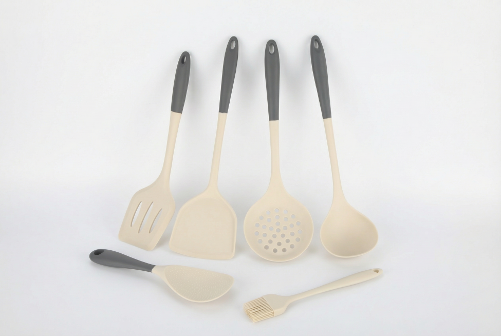 更换背景 白底图预览效果