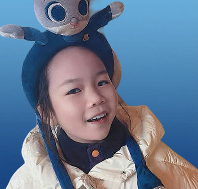 将背景替换为证件照渐变蓝