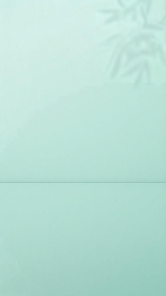 简约国风社区非遗油纸伞手工活动招募海报，淡墨手绘油纸伞背景，清晰的活动主题标题，右下角预留方形二维码区域，雅致传统设计风格