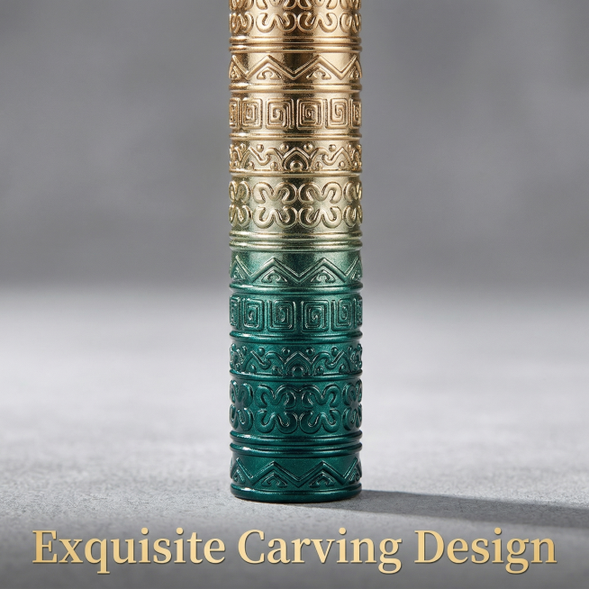 The vintage carved green closed lipstick tube cap is shown in close detail, highlighting the three-d预览效果