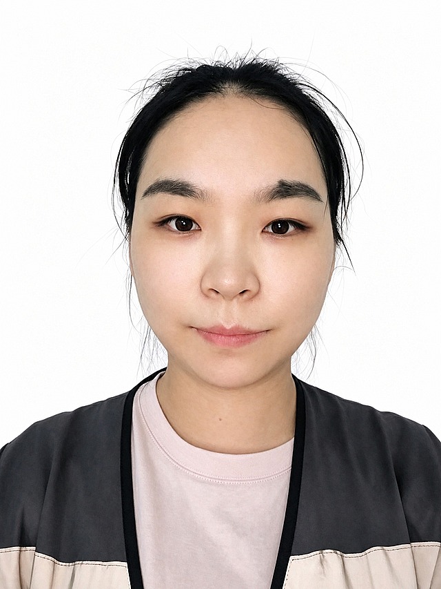 去除图片右下角的"豆包AI生成"水印，保持图片其他内容完全不变，背景和人物细节完整保留，画质清晰