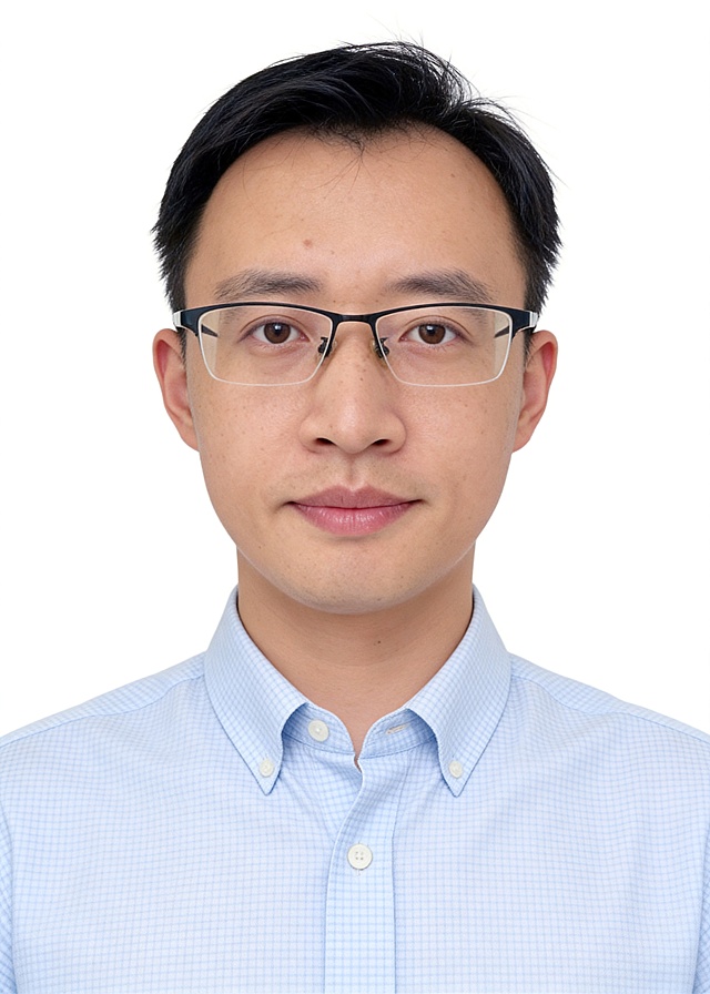 保留第一张图中人物发型､脸型､年龄特征生成标准样式纯正面证件照;人物主体严格居中,头部大小与位置严格对齐第二张图,双肩水平平衡,面部中轴线对齐画面中心,正视前方;标准证件照构图,人物绝对居中;头顶上方距离上边缘高度10%,下巴距离画面下边缘高度30%,人物主体占比约68%;肩部平展与画面水平轴平行;头部占比严格对齐第二张图;标准焦段50mm,纯正面,入境范围头部至胸部以上区域,F/4光圈(兼容F/2.8-F/4区间),平视视角(镜头与人物视线完全齐平),正视视图;人物绝对居中(居中构图),位于画面中心;严格限定标准证件照规格;视线水平(瞳孔连线与画面水平线平行);提亮肤色,消除暗沉,清透裸妆,隐形毛孔,均匀肤色,唇色自然提亮;肤色白皙细腻,肤质呈现匀净哑光质感(自然白皙);轻透裸妆+重点提亮;唇色润泽(半哑光质地);眼神澄澈,看向镜头,气质自信,嘴角微微上扬表情自然;耳廓可见度一致;肩部平展,肩线与画面水平轴平行;头肩比例协调呈现;免冠,不戴帽子,无头饰,无发带;穿着浅蓝细格子纯棉衬衫,翻领纽扣设计,保留原服装格子纹理和颜色细节;佩戴眼镜,眼镜无反光,保留面部痣,去除包包,去除背带/肩带;柔和正面顺光均匀柔光,面部明亮无硬影,背景均匀提亮,画质清晰,零噪点降噪;面部清晰;背景亮度均匀统一;高清锐利画质,细节清晰可见;零噪点处理;色彩还原自然;均匀柔和布光,无明显阴影,面部光影干净,柔光正面打光,自然光影过渡,皮肤质感细腻,哑光质感;双耳对称露出,双肩水平且平衡,头部占比严格对齐垫图,禁止大头照(画面铺满画布,无边框留白);专业证件照质感,高清人像质感,细腻皮肤纹理;严格按照第一张图内容生成,分辨率4K;极简纯白色背景,背景亮度均匀且统一(哑光质感);禁止裁切头顶, 禁止额头被截, 禁止超大头, 禁止主体溢出画面, 禁止偏头/倾斜;头顶上边距8-10%, 头部高度60-68%, 双眼高度56-58%, 严格对齐第二张垫图; 画面比例5:7