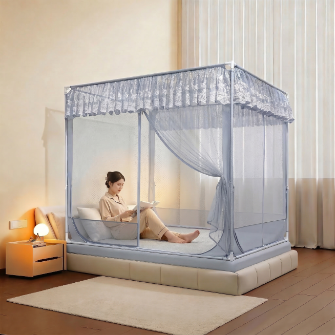 将蚊帐正面的门沿着拉链拉开，保持其他元素不变，风格与原图统一，过渡自然预览效果