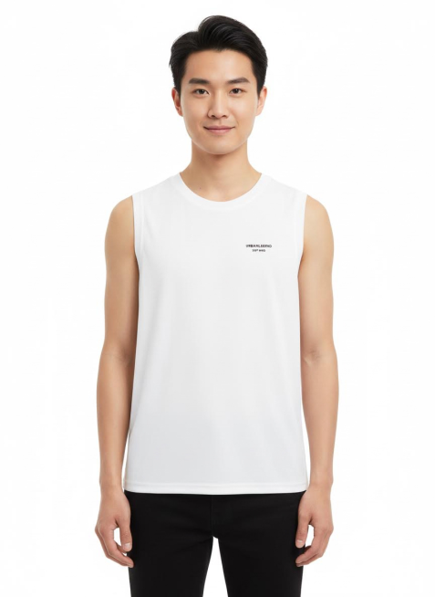 中国年轻阳光模特穿上衣服，展示上半身，露出全部手，白底图预览效果