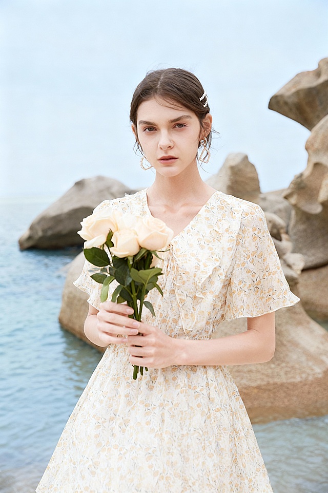 帮我生成其它视角的图