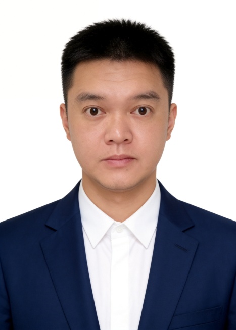 完全保留第一张图中人物原有脸型、五官和面部特征不变，仅更换为干练清爽短发，更换为正式深蓝色西装外套搭配白色衬衫内搭；生成标准样式纯正面证件照；人物主体严格居中，头部大小与位置严格对齐第二张图，双肩水平预览效果